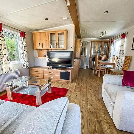 فندق 6 Berth Caravan With Decking At Cherry Tree Park In Norfolk Ref 70014G غريت يورماوث المظهر الخارجي الصورة