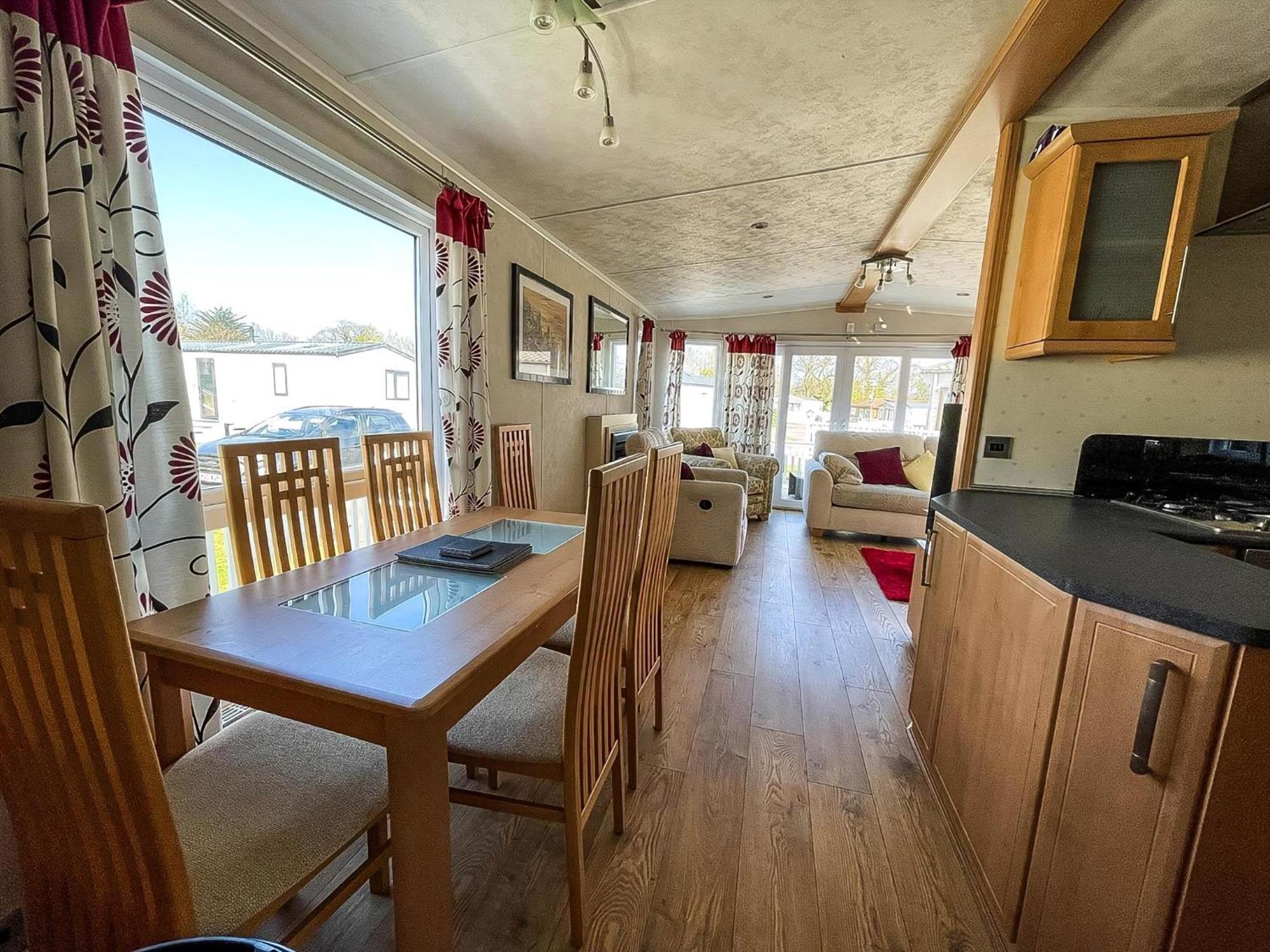 فندق 6 Berth Caravan With Decking At Cherry Tree Park In Norfolk Ref 70014G غريت يورماوث المظهر الخارجي الصورة