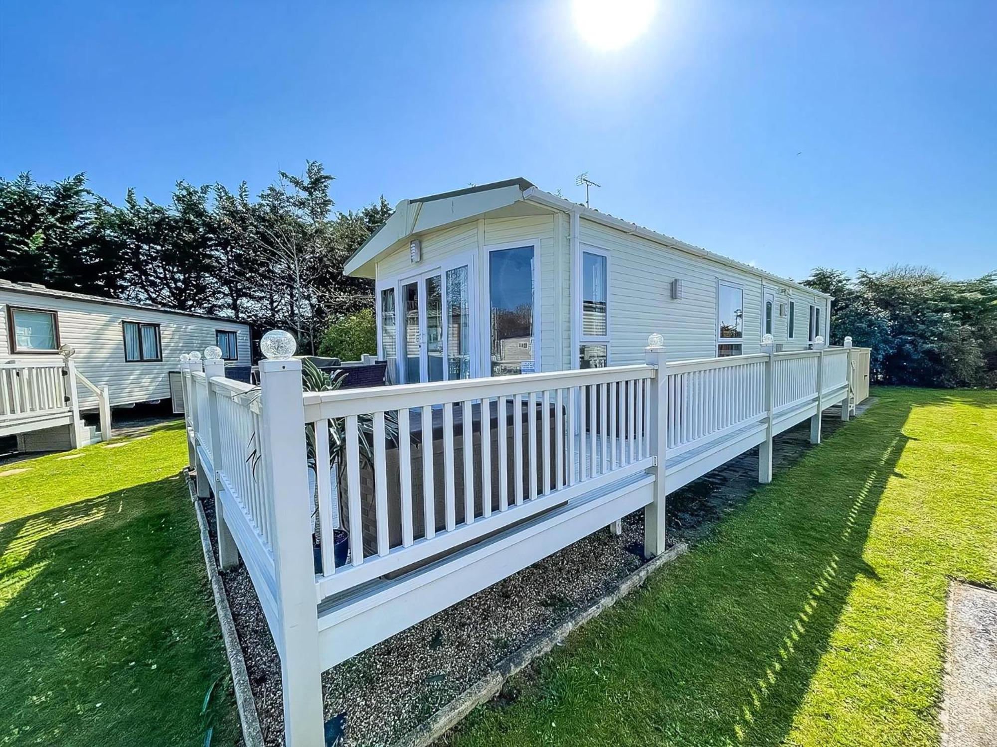 فندق 6 Berth Caravan With Decking At Cherry Tree Park In Norfolk Ref 70014G غريت يورماوث المظهر الخارجي الصورة