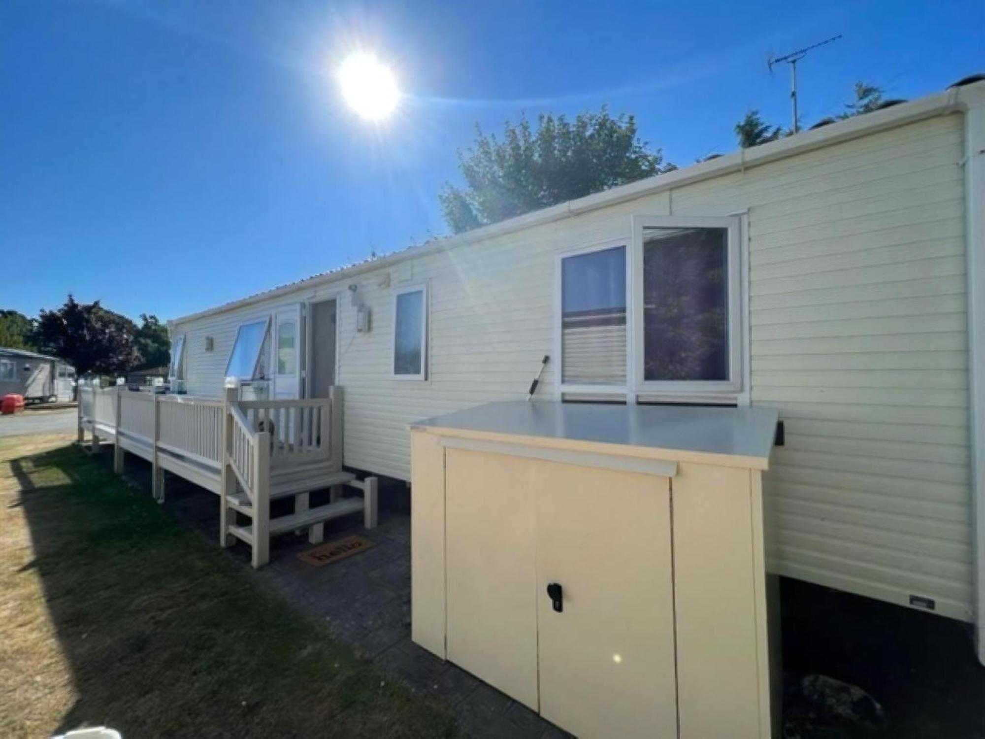 فندق 6 Berth Caravan With Decking At Cherry Tree Park In Norfolk Ref 70014G غريت يورماوث المظهر الخارجي الصورة